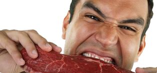 Comer un hombre de carne para aumentar la potencia. 
